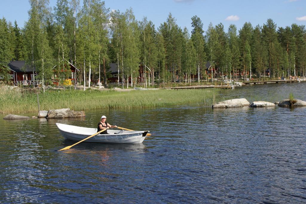 Kartanohotelli Satulinna Huvilat Hirvensalmi Екстериор снимка